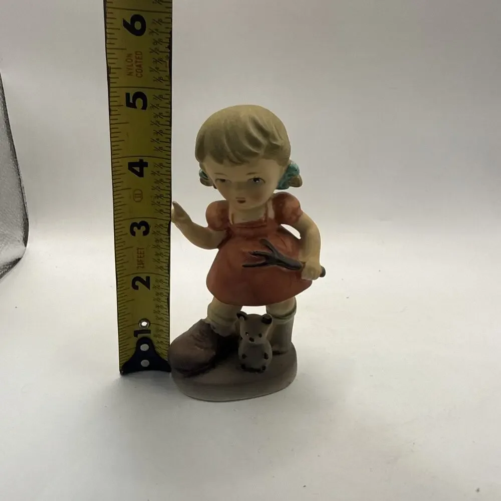 “The Old Woman in the Shoe” Porcelain Girl Teddy Bear Figurine Hummel Style *